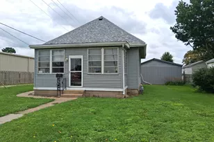 112 E 6th St, Kewanee, IL 61443 - Photo 2