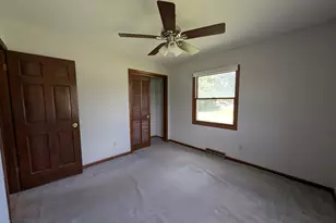 201 Meadow Ln, Monroe Center, IL 61052 - Photo 4