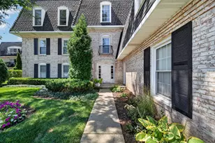 944 N Northwest Hwy, Park Ridge, IL 60068 - Photo 2