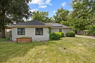 502 Monroe Ave, Ingleside, IL 60041 - Photo 2
