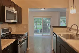 2407 Stoughton Cir, Aurora, IL 60502 - Photo 4