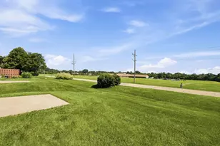 905A Coventry Ln, Sterling, IL 61081 - Photo 4