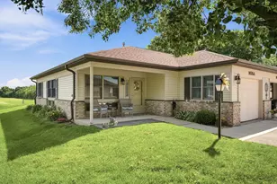 905A Coventry Ln, Sterling, IL 61081 - Photo 2