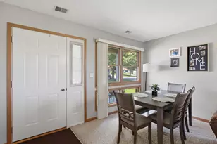 905A Coventry Ln, Sterling, IL 61081 - Photo 6