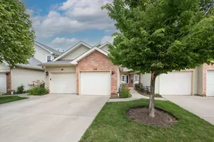112 Golfview Dr, Glendale Heights, IL 60139 - Photo 1