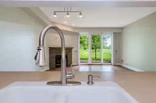 112 Golfview Dr, Glendale Heights, IL 60139 - Photo 12