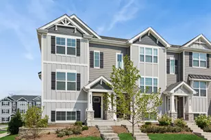 2111 Yellowstone Blvd, Mundelein, IL 60060 - Photo 1