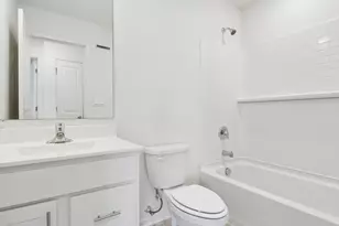 2111 Yellowstone Blvd, Mundelein, IL 60060 - Photo 14