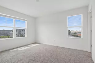 2111 Yellowstone Blvd, Mundelein, IL 60060 - Photo 10