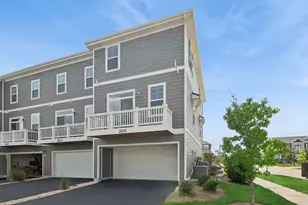 2111 Yellowstone Blvd, Mundelein, IL 60060 - Photo 20