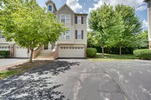 3355 Kentshire Cir, Aurora, IL 60504 - Photo 2