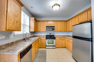 3355 Kentshire Cir, Aurora, IL 60504 - Photo 8