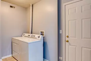 3355 Kentshire Cir, Aurora, IL 60504 - Photo 18