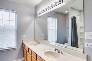 3355 Kentshire Cir, Aurora, IL 60504 - Photo 14