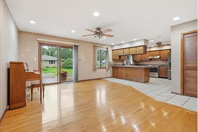 404 Clayton Drive, Watseka, IL 60970 - Photo 10