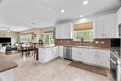 1225 Mallard Lane, Hoffman Estates, IL 60192 - Photo 8