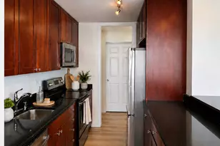 655 W Irving Park Rd, Chicago, IL 60613 - Photo 8