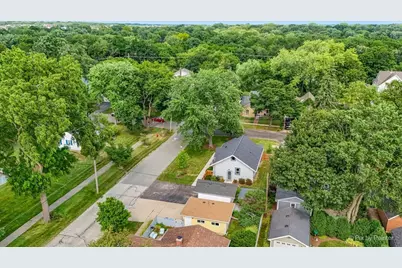 701 Monroe Avenue, Saint Charles, IL 60174 - Photo 2