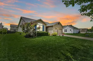 905 Bluegrass Ln, Champaign, IL 61822 - Photo 4