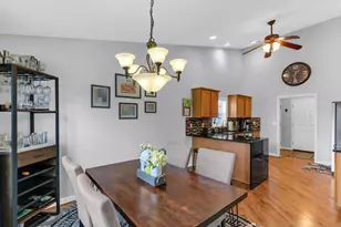 905 Bluegrass Ln, Champaign, IL 61822 - Photo 16