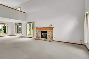 13033 Springhill Dr, Winnebago, IL 61088 - Photo 4