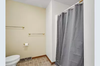 13033 Springhill Drive, Winnebago, IL 61088 - Photo 16