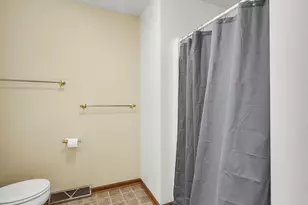 13033 Springhill Dr, Winnebago, IL 61088 - Photo 16