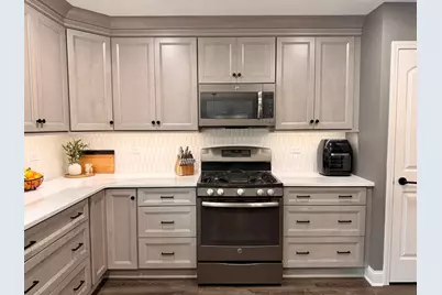 300 Savoy Drive, Shorewood, IL 60404 - Photo 16