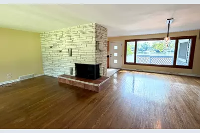 33517 N Greentree Road, Grayslake, IL 60030 - Photo 2