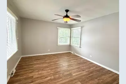 33517 N Greentree Road, Grayslake, IL 60030 - Photo 10