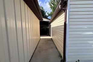 203 W Poplar St, Odin, IL 62870 - Photo 6