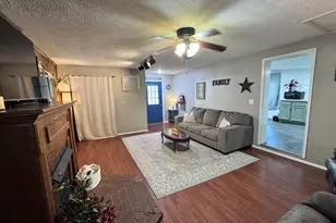 203 W Poplar St, Odin, IL 62870 - Photo 10