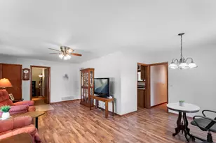 4611 Orchard Ln, Crystal Lake, IL 60014 - Photo 6