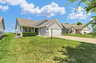 404 Lauterbur Ln, Champaign, IL 61822 - Photo 4
