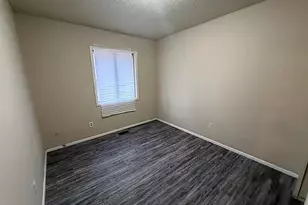 1016 Camaro Dr, Danville, IL 61832 - Photo 8