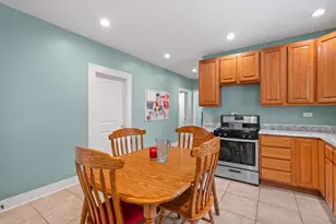 10724 S Prairie Ave, Chicago, IL 60628 - Photo 8