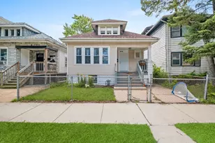 10724 S Prairie Ave, Chicago, IL 60628 - Photo 1