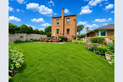 615 E Golf Road #2, Des Plaines, IL 60016 - Photo 2