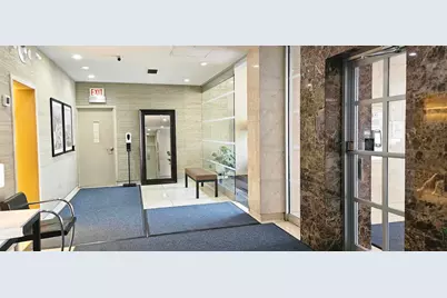 555 W Cornelia Avenue #2009, Chicago, IL 60657 - Photo 2