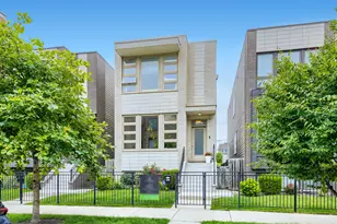 4814 S Champlain Ave, Chicago, IL 60615 - Photo 1