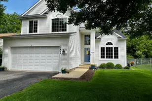 1496 Cheriton Cir, Grayslake, IL 60030 - Photo 2