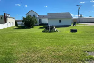 217 W Railroad St, Lena, IL 61048 - Photo 16