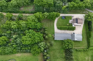 910 Stony Point Rd, Dixon, IL 61021 - Photo 2