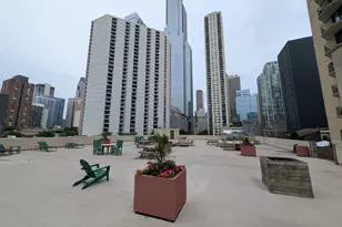 70 W Huron St, Chicago, IL 60654 - Photo 20