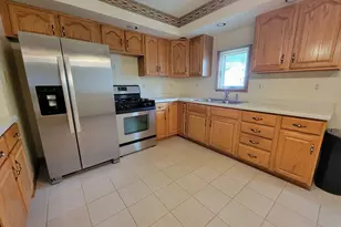 208 Nebraska St, Ottawa, IL 61350 - Photo 2