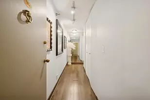 70 W Huron St, Chicago, IL 60654 - Photo 2
