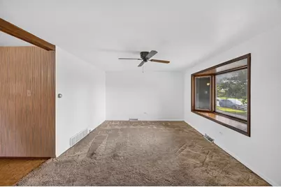 12723 S Marquette Avenue, Chicago, IL 60633 - Photo 4