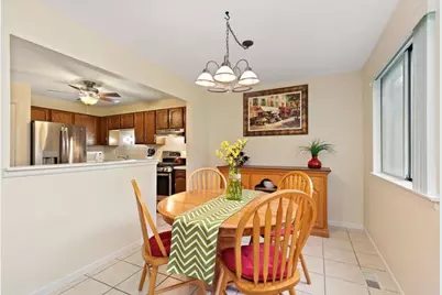 201 Maplebrook Court #Z1, Schaumburg, IL 60194 - Photo 4