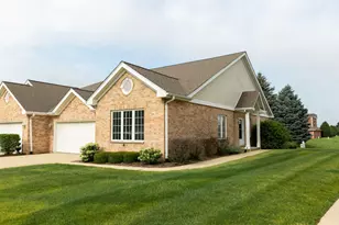 11432 Foxwoods Dr, Oak Lawn, IL 60453 - Photo 1