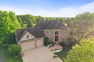 632 Philip Dr, Bartlett, IL 60103 - Photo 2